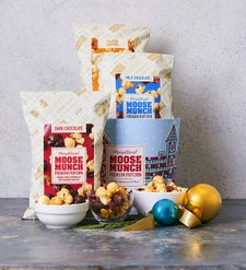 HDHOL25Studio_B_SHOT 1_MOOSEMUNCHPREMIUMPOPCORN3BAGHOLIDAY_29748_328